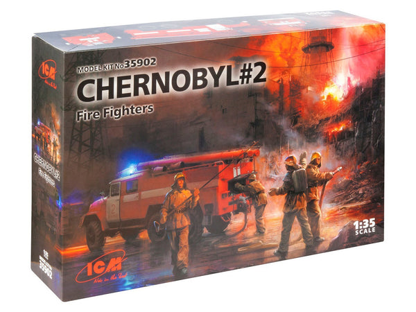 ICM 1/35 Chernobyl#2. Fire Fighters (AC-40-137A firetruck & 4 figures & diorama base with background)