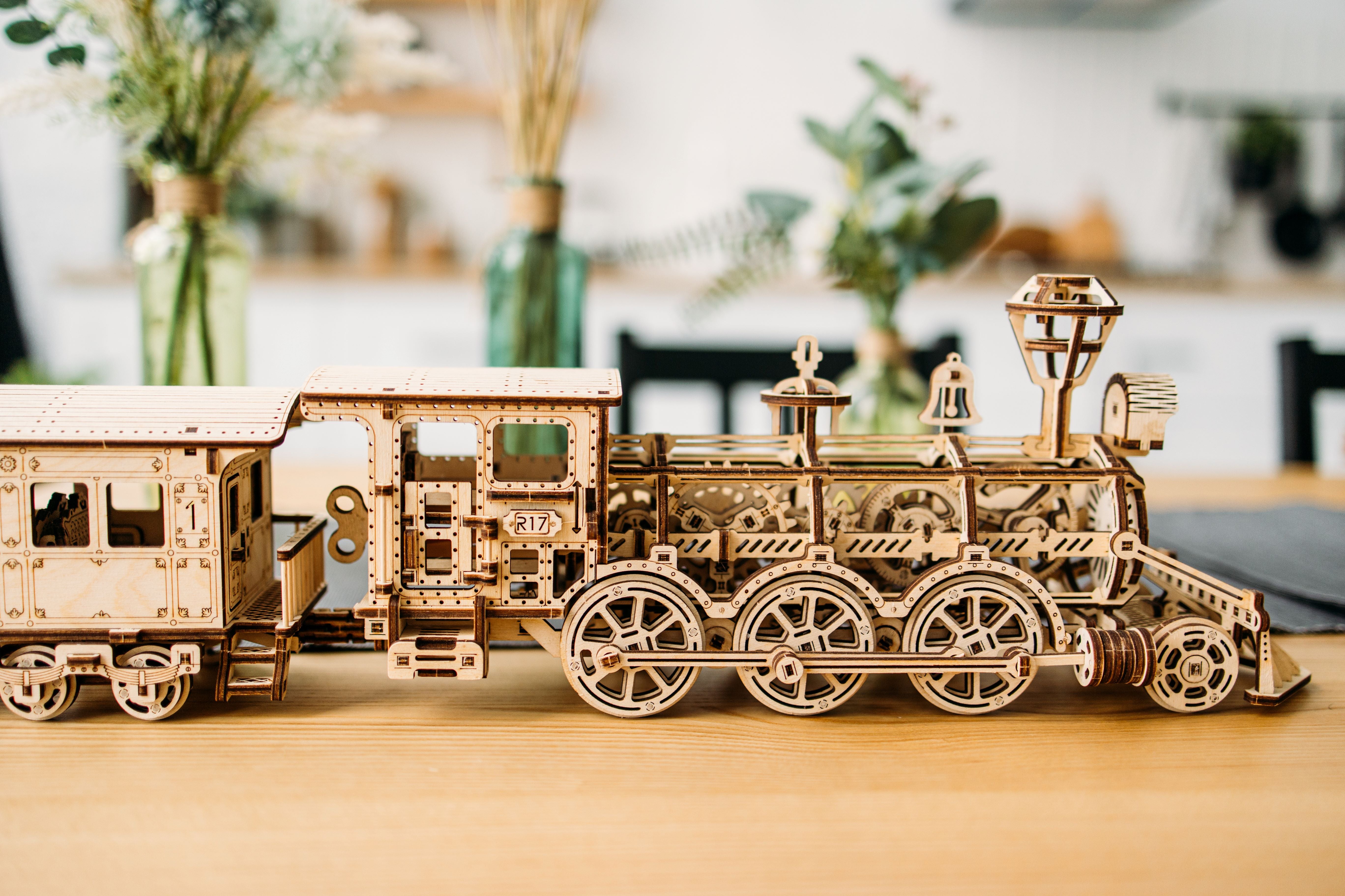 Timber Model Making Figures Wood Trick 3D wooden model kit Locomotive R17 | Fields of Glory Models
