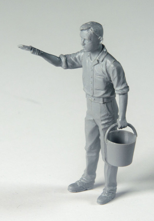 AK Interactive 1/35 Scale plastic figure kit Children SET 1: Boys. 