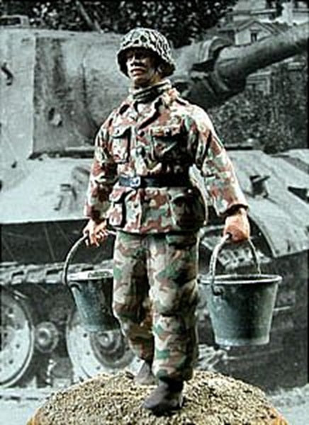 MK35 FoG models 1/35 Scale WW2 German Infantry with two buckets