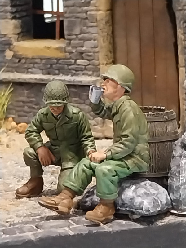 1/35 scale WW2 US GI's Chow time #2