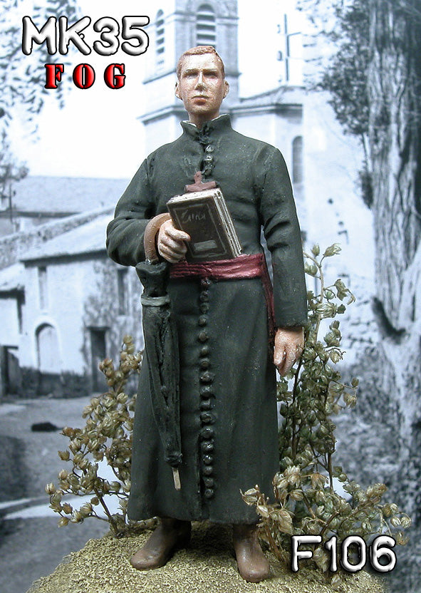 MK35 FoG models 1/35 Scale Priest with book and an umbrella