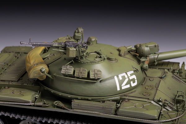 Zvezda 1/35 scale Russian Soviet T-62 tank (1974)