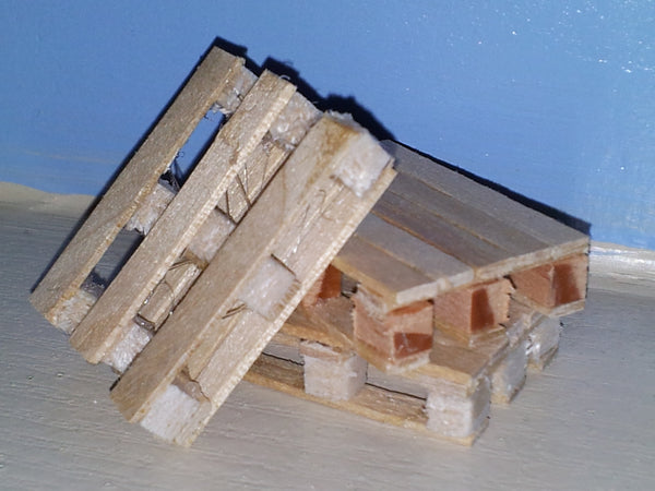 1/35 Scale  Wooden Euro pallets (3 pk)