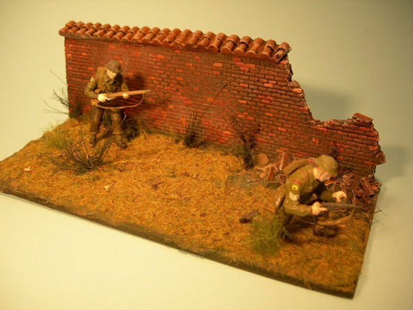 FoG Models 1/35 Scale European damaged wall (tile topped)