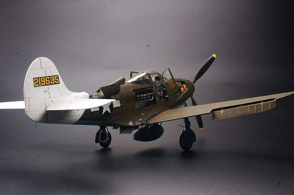Kitty Hawk 1/32 Scale P-39Q/N Airacobra aircraft Model Kit