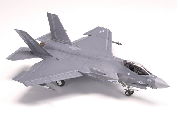 Tamiya 1/72 scale F-35C Lightning II fighter plane model kit