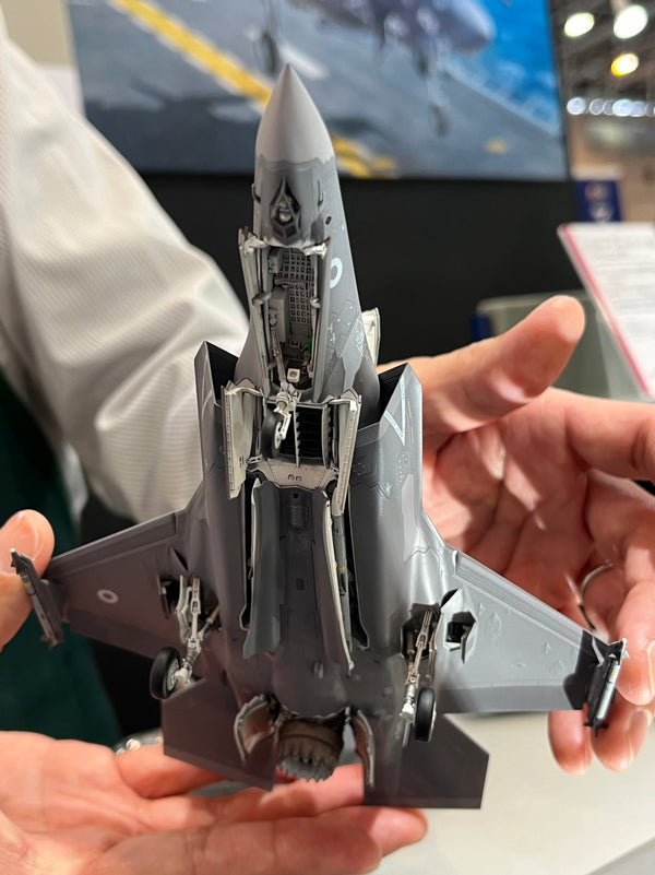 Tamiya 1/72 Scale Lockheed Martin F-35B Lightning II aircraft Model Kit