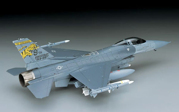 Hasegawa 1:72 F-16CJ (BLOCK 50) Fighting Falcon