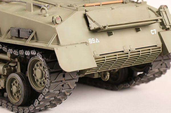 I LOVE KIT 1/16 scale WW2 US M4A3E8 Sherman Easy Eight tank model kit
