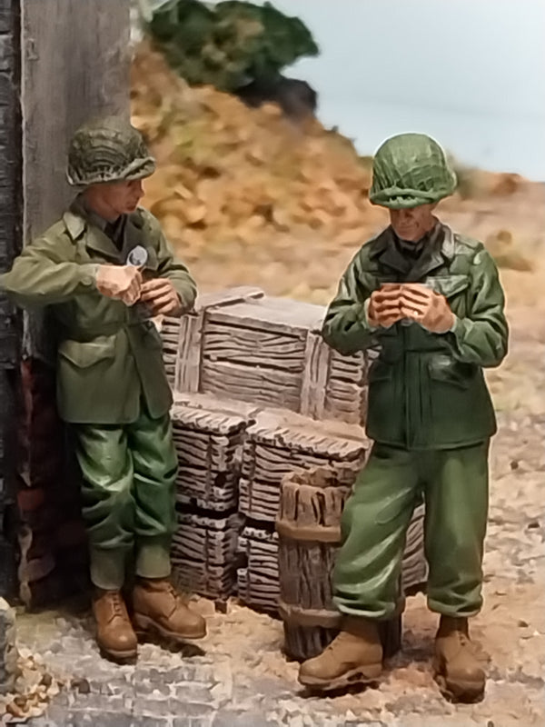 1/35 scale WW2 US GI's Chow time #1