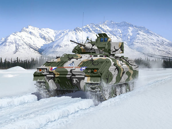ICM VEHICLES 1:72 M2 Bradley Light Tank, U.S. Infantry Fighting Vehicle
