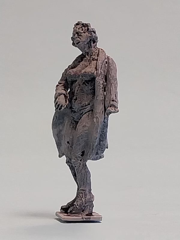 1/35 Scale resin model kit Zombie lady in robe