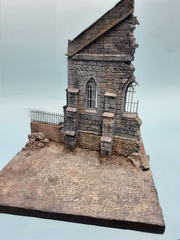 FoG Models 1/35 scale Diorama set “The Cathedral” Building and base 295mm x 295mm