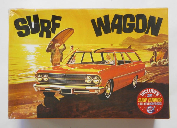 AMT 1:25 1965 Chevelle Surf Wagon plastic assembly car model kit