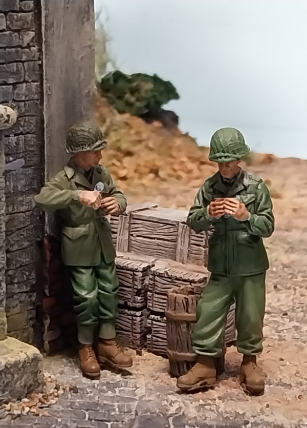 1/35 scale WW2 US GI's Chow time #1