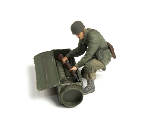 ZVEZDA 1/35 MILITARY WW2 German Paratroopers 1939-1942