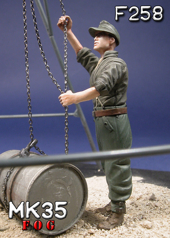 MK35 FoG models 1/35 Scale resin model kit WWII German mechanic. Barrel not included.