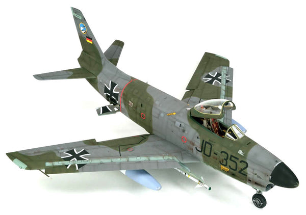 Kitty Hawk 1/32 Scale F-86K Sabre Dog aircraft Model Kit