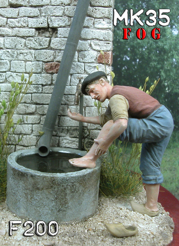 MK35 FoG models 1/35 Scale Man washing his feet in wash tub
