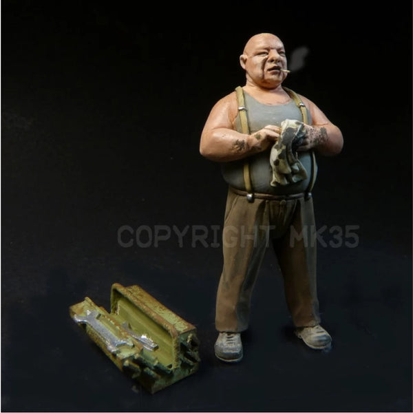 MK35 FoG models 1/35 The Mechanic Marcel w/Tool Box