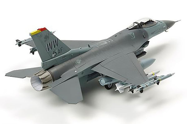 TAMIYA 1/72 Scale AIRCRAFT US F-16CJ BLOCK 50 WITH FULL EQUIPMENT