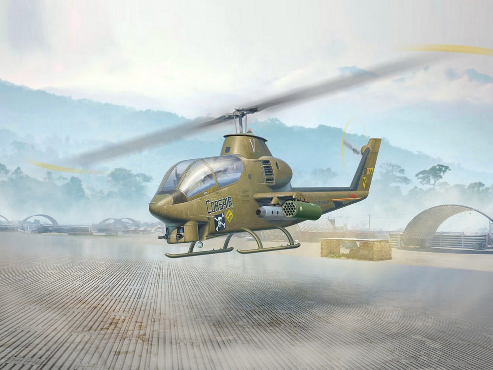 ICM 1/48 AH-1G Cobra & M8A1 U.S. Landing Mat