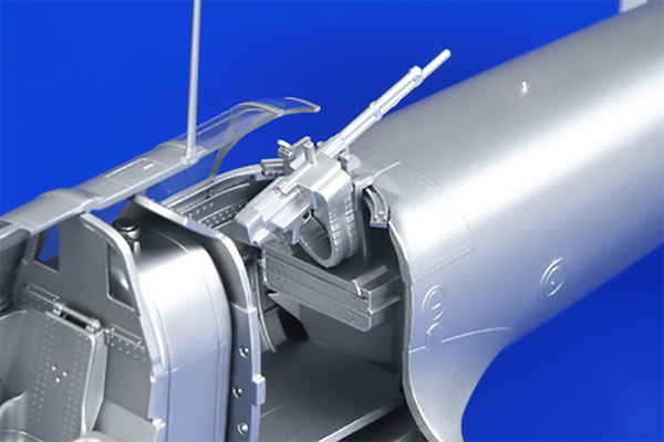 TAMIYA 1/48 Scale AIRCRAFT WW2 Soviet Russian ILYUSHIN IL-2 STURMOVIK