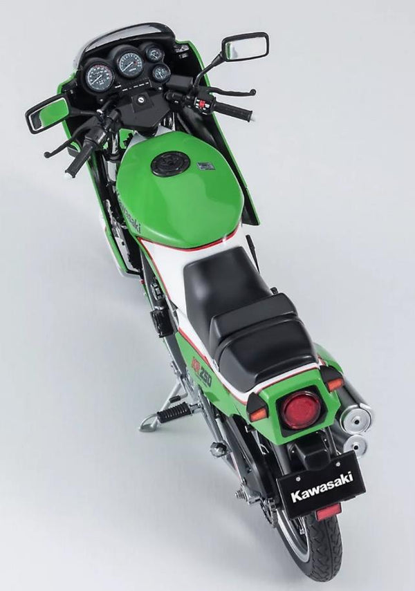 Hasegawa 1:12 Scale Kawasaki KR250 (KR250A) motorbike model kit