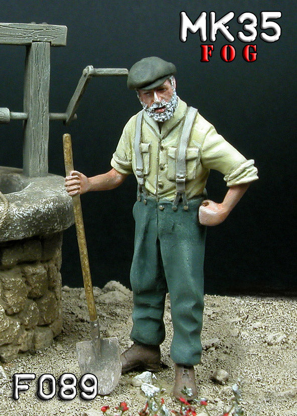 MK35 FoG models 1/35 Scale Civilian with shovel in his hand