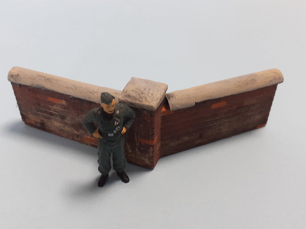 FoG Models 1/35 scale Brick garden wall 140 degree corner 90mm x 90mm