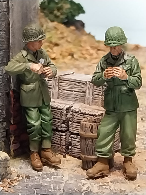 1/35 scale WW2 US GI's Chow time #1