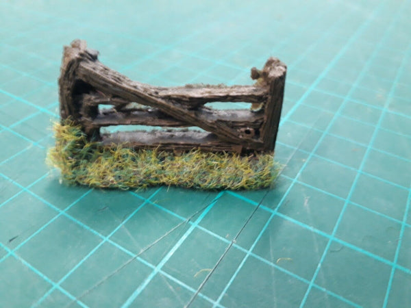 Javis Fencing Concrete Wood Wire Fence  Scenery Wargame 00 Gauge Model Railway