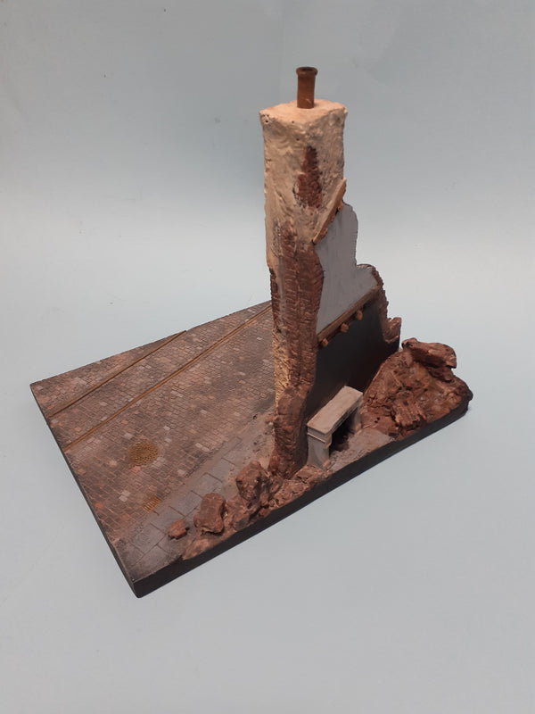 1/35 scale Chimney ruin building diorama with base