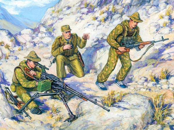 ICM 1/35 Russian Soviet Special Troops (1979-1988) (3 figures - 1 officer, 2 soldiers)