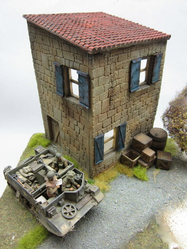 FoG Models 1/35 Scale Country Farm  House - model kit