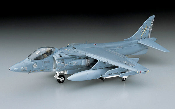 Hasegawa 1:72 Scale AV-8B Harrier II jump jet model kit