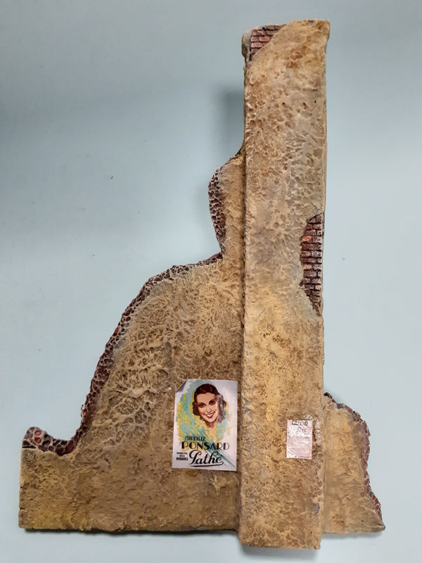 FoG Models 1/35 scale Chimney left standing Ruined building section