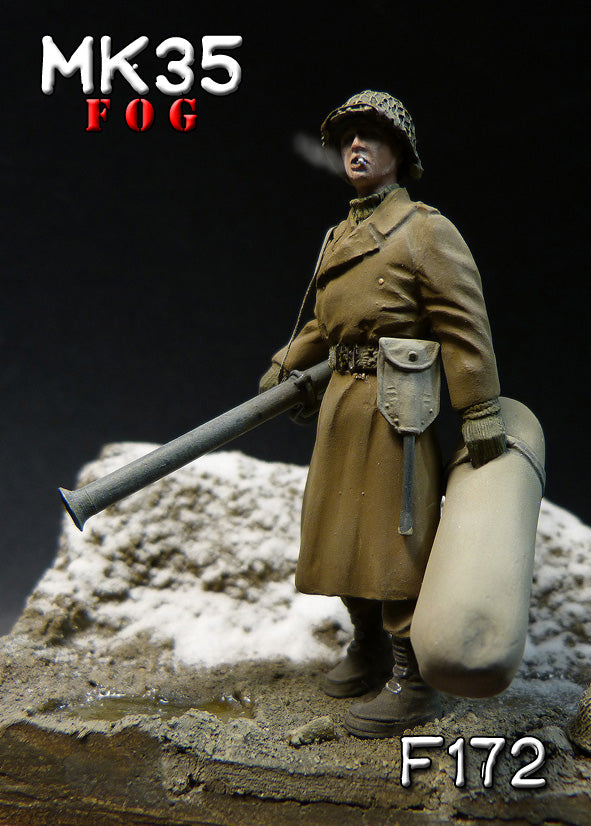 MK35 FoG models 1/35 Scale WW2 US Soldier with bazooka sleeping bag