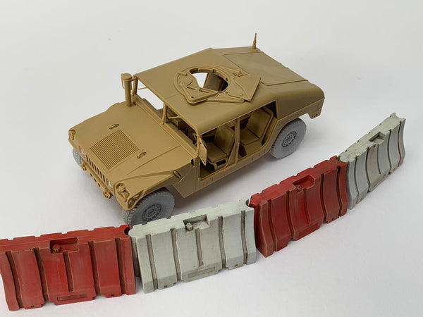 FoG Models 1/35 scale road way barriers set of 4 models