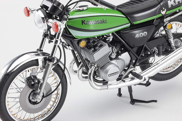 Hasegawa 1:12 Scale Kawasaki KH400-A7 motorbike model kit