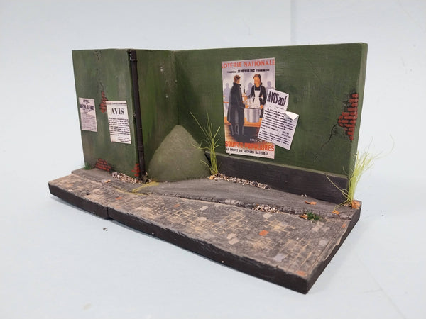 FoG Models 1/35 European Diorama street and wall