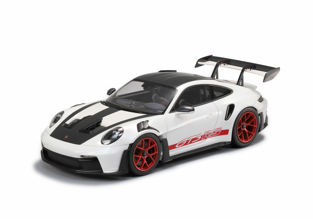 Tamiya 1/24 scale CARS Porsche 911 GT3 RS (992) car model kit