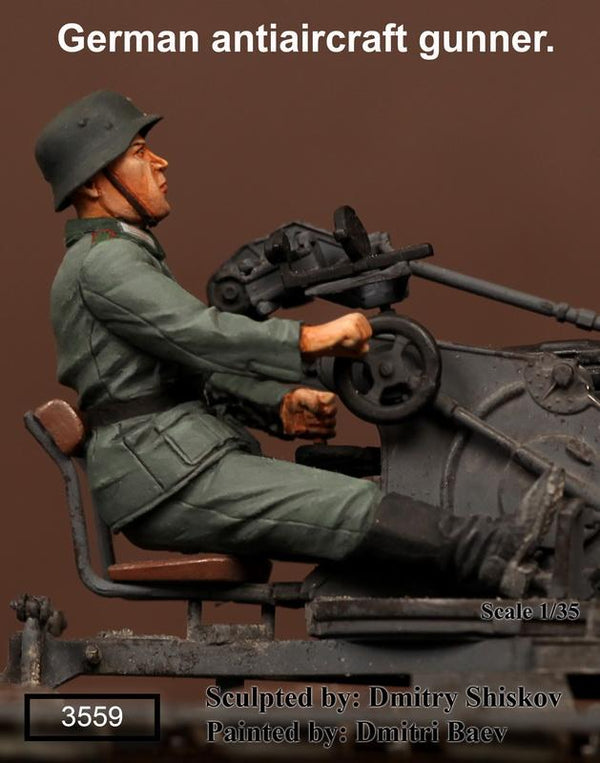 1/35 scale resin model kit WW2 German antiaircraft gunner #2