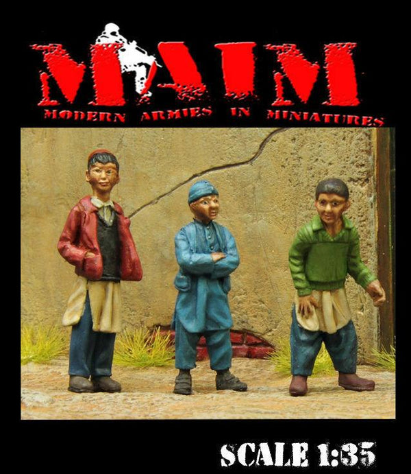 Young oriental Boys (3 Figures) 1:35