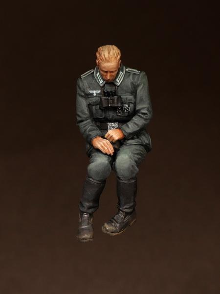 1/35 scale resin model kit Sleeping WW2 German feldwebel panzergrenadier.