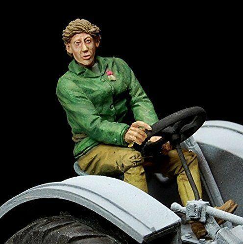 1/35 Scale resin kit Land girl driving tractor.