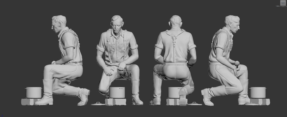 Homefront 1/35 scale 1940's era man kneeling
