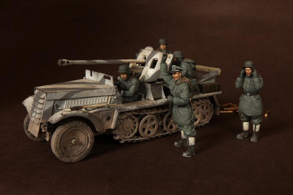 1/35 scale resin figure kit WW2 German Crew for 5cm Pak 38 (Sf) auf Zugkraftwagen 1t (for Dragon 6719 )