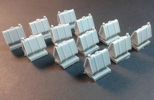 1/35 Scale resin upgrade kit WWII German 20l triangular canisters (12 pcs)